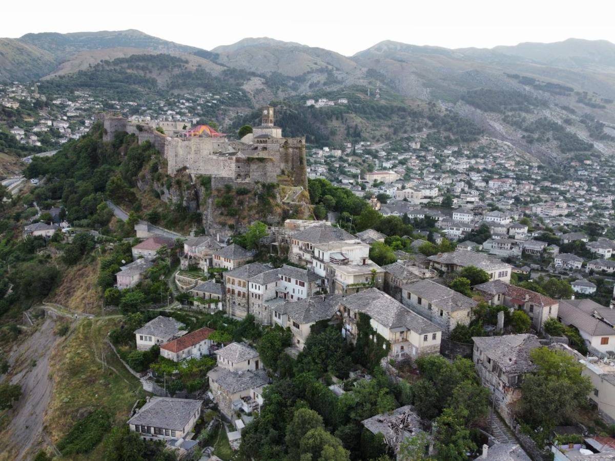 Guest House Argjiro Castle Gjirokastër Buitenkant foto