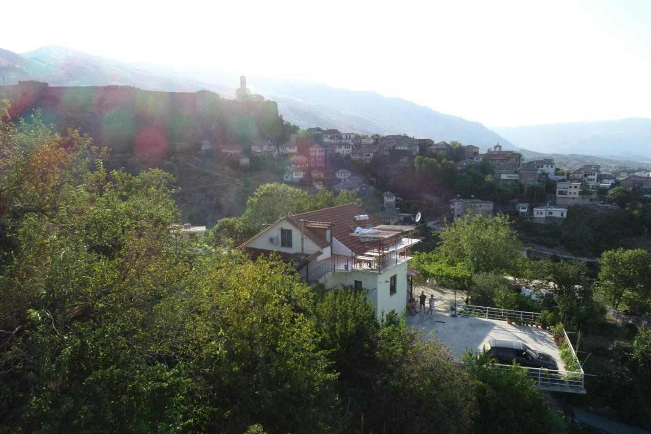 Guest House Argjiro Castle Gjirokastër Buitenkant foto