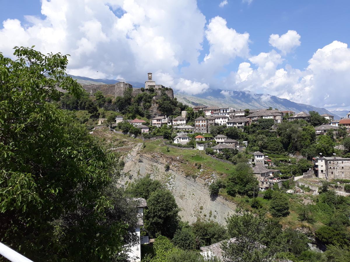 Guest House Argjiro Castle Gjirokastër Buitenkant foto