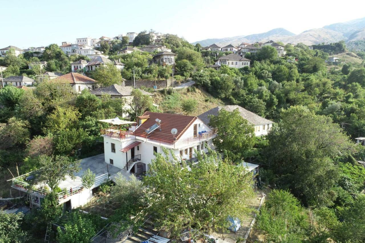 Guest House Argjiro Castle Gjirokastër Buitenkant foto